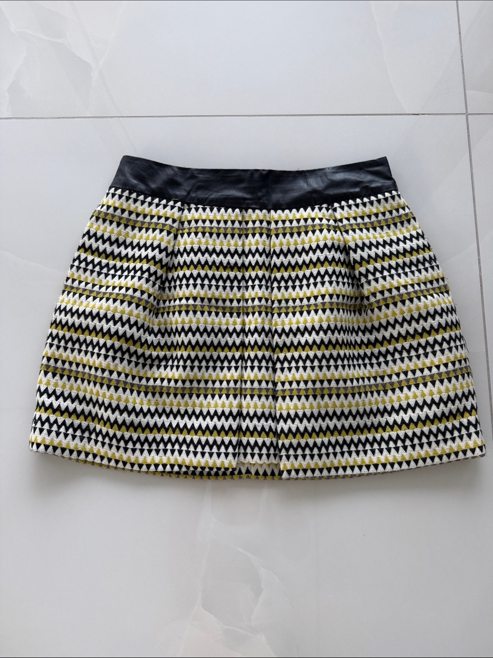 Milly of NY - Chevron Mini Skirt with leather waistband - Yellow/Black/White